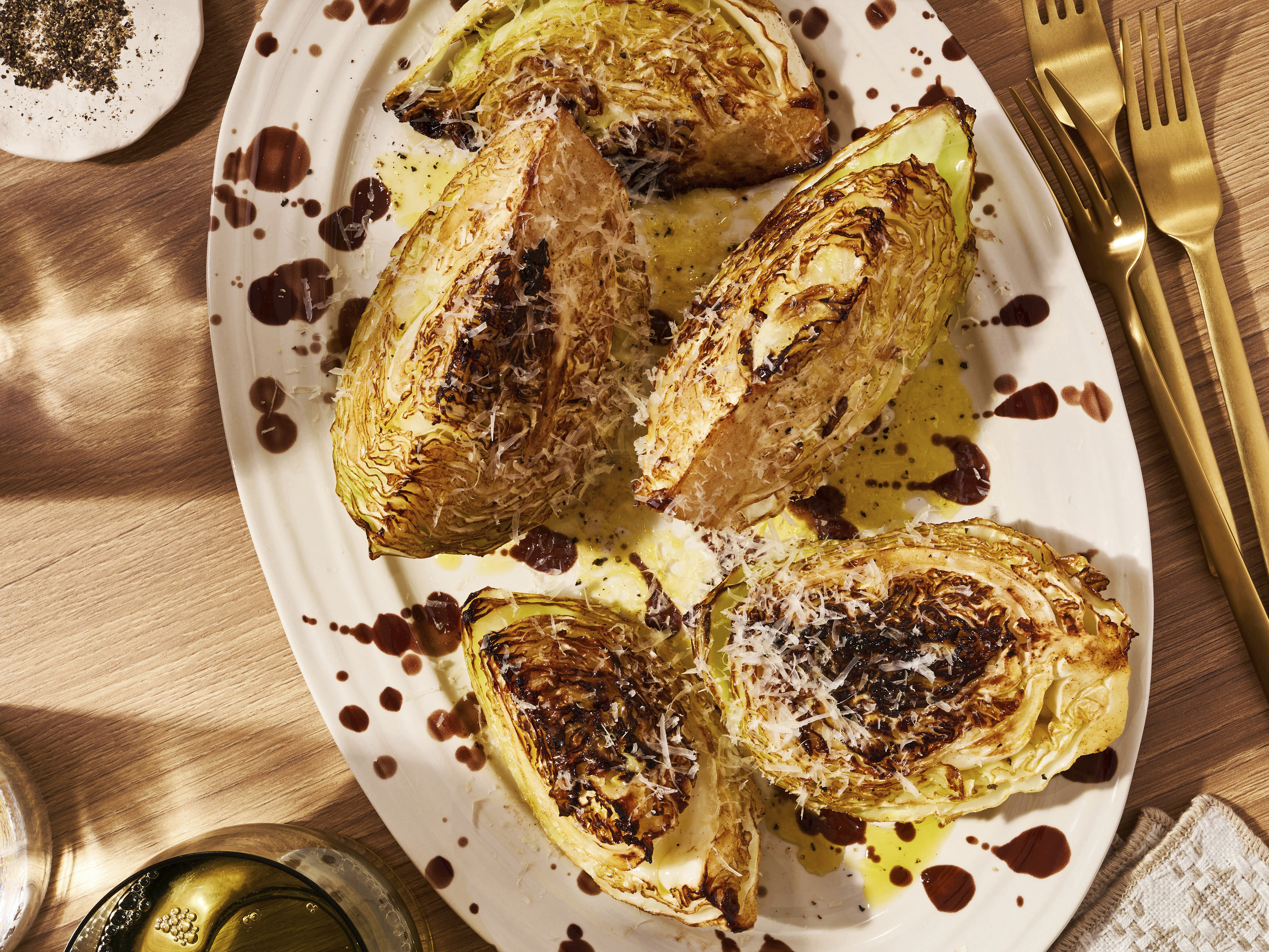 Roasted cabbage culinary photography by Bruna Branco